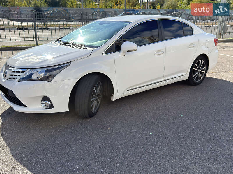 Седан Toyota Avensis 2012 в Харкові