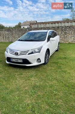 Универсал Toyota Avensis 2012 в Болехове