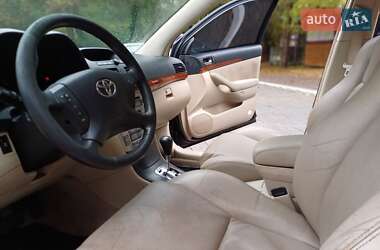 Универсал Toyota Avensis 2003 в 