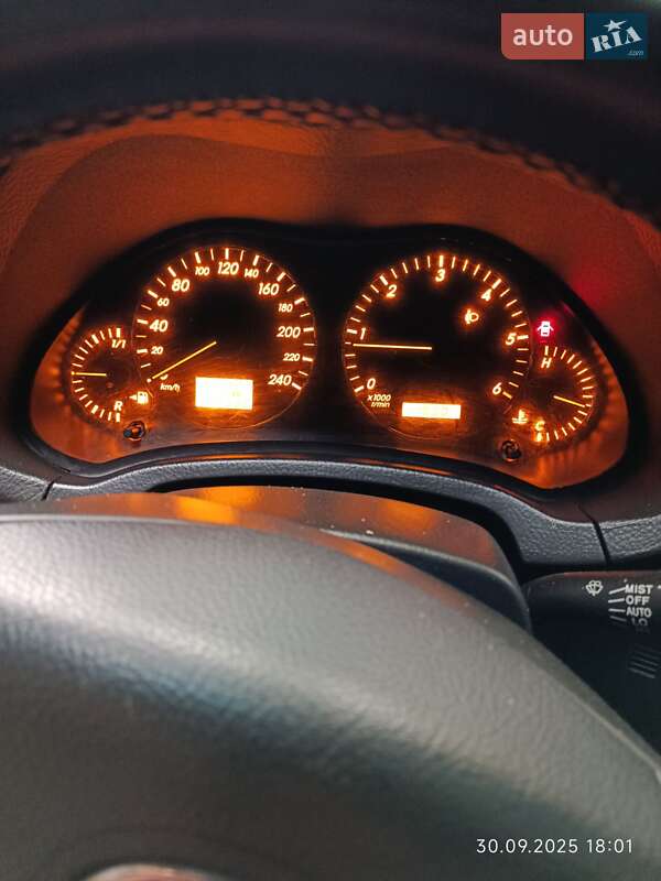 Лифтбек Toyota Avensis 2004 в Старых Петровцах фото 12 Лифтбек Toyota Avensis 2004 в Старых Петровцах