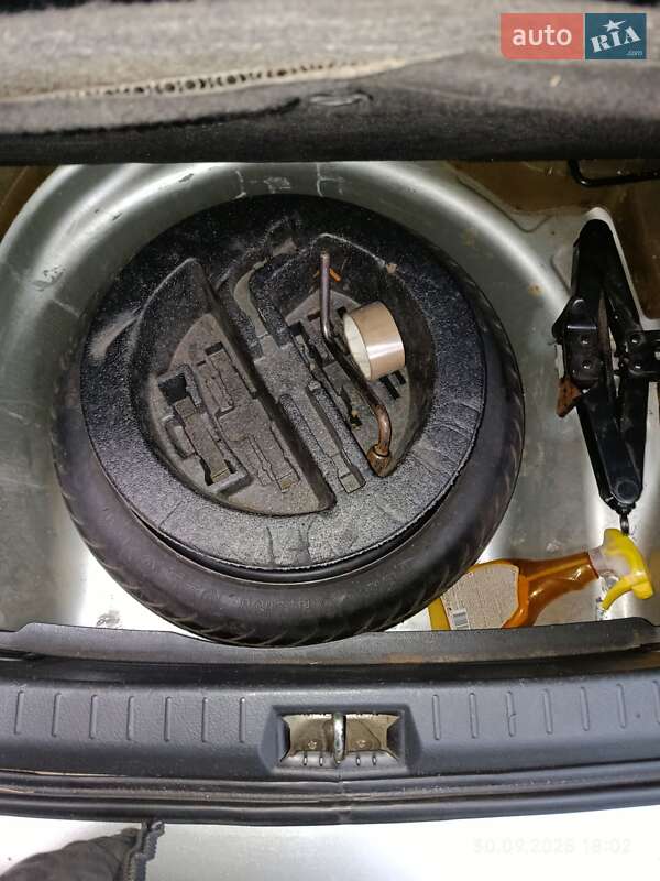 Лифтбек Toyota Avensis 2004 в Старых Петровцах фото 15 Лифтбек Toyota Avensis 2004 в Старых Петровцах