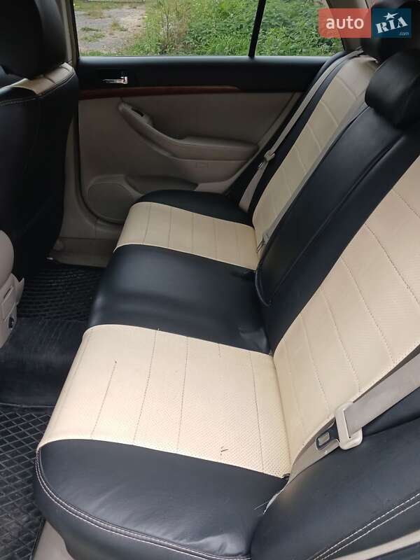 Универсал Toyota Avensis 2006 в Хмельницком