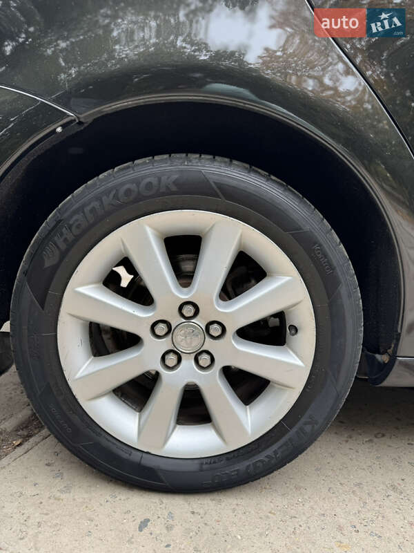 Седан Toyota Avensis 2008 в Харькове