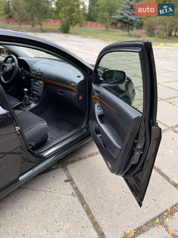 Седан Toyota Avensis 2008 в Харькове