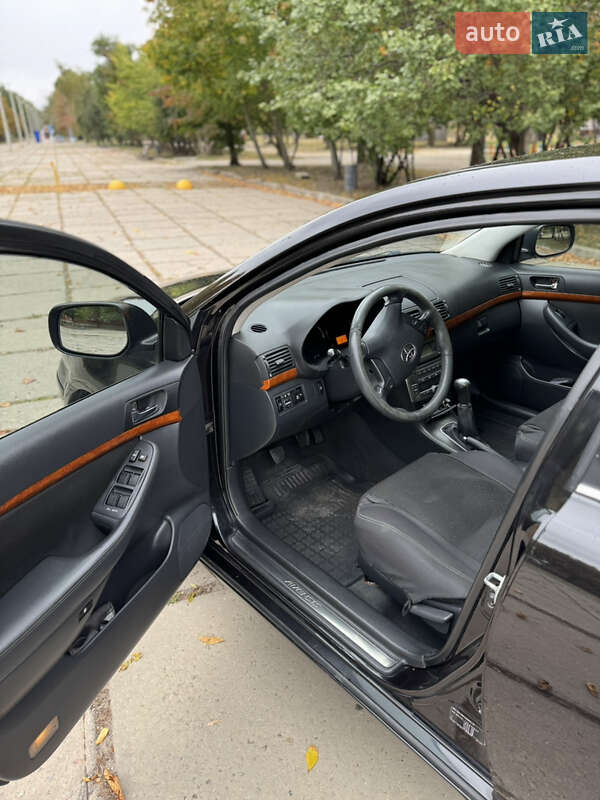 Седан Toyota Avensis 2008 в Харькове