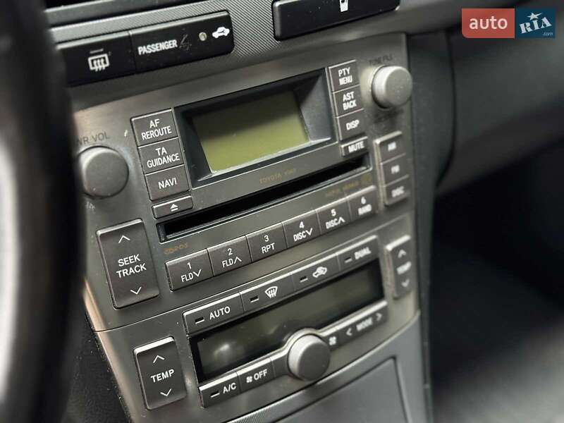 Седан Toyota Avensis 2007 в Киеве