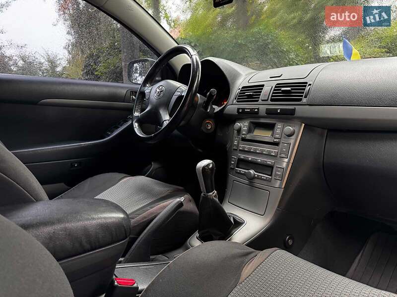 Седан Toyota Avensis 2007 в Киеве