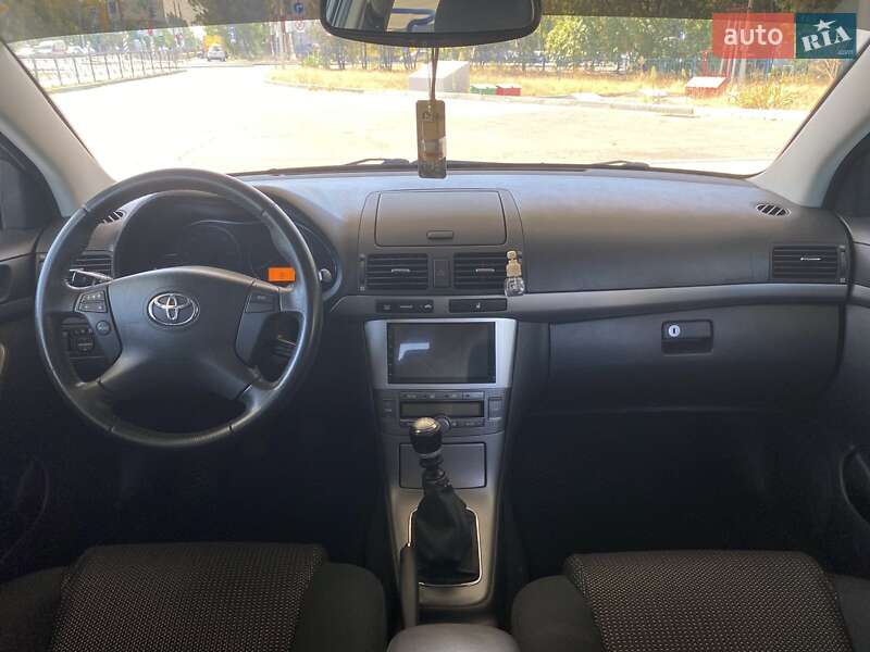 Универсал Toyota Avensis 2006 в Николаеве