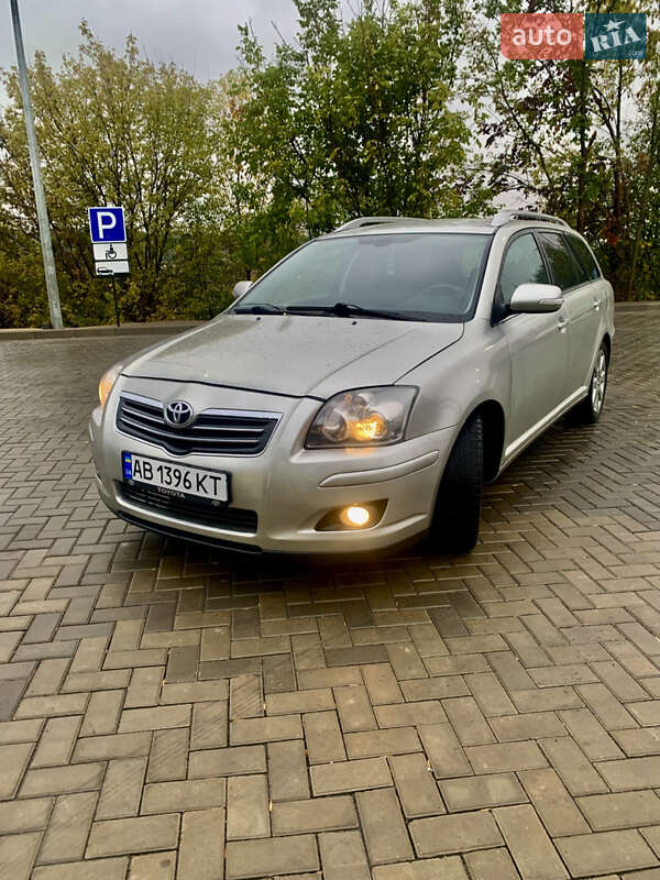 Универсал Toyota Avensis 2008 в Гайвороне