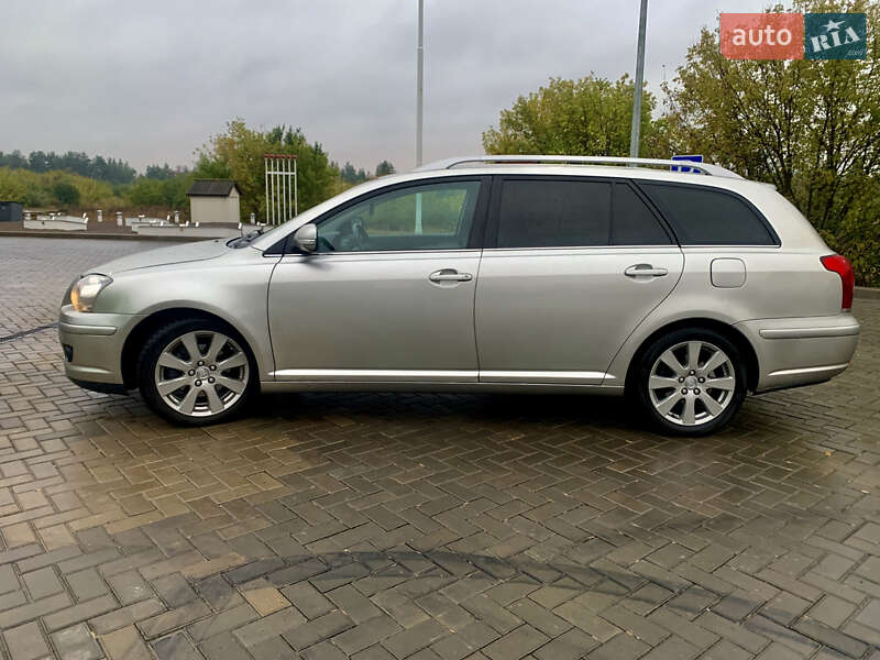 Универсал Toyota Avensis 2008 в Гайвороне