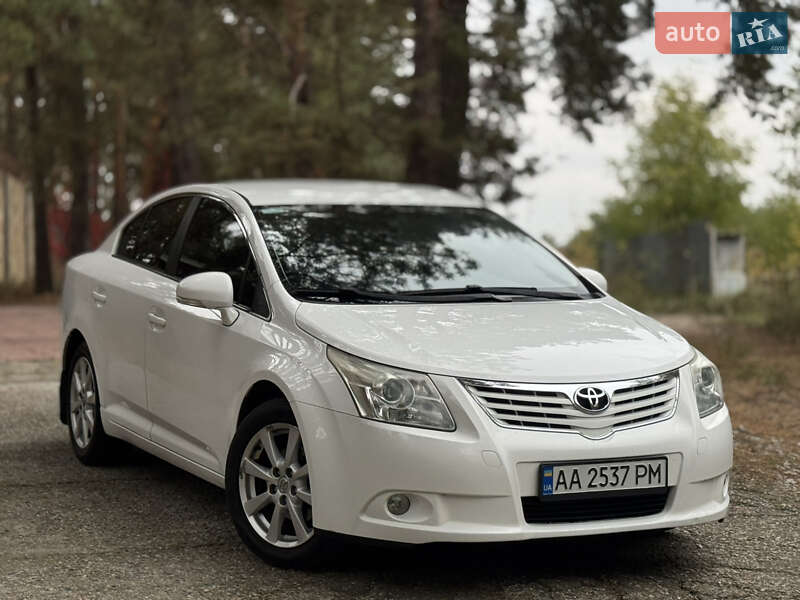 Toyota Avensis 2011