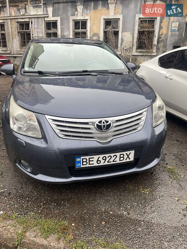 Седан Toyota Avensis 2010 в Одессе