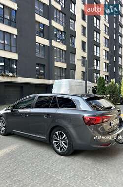 Универсал Toyota Avensis 2016 в 