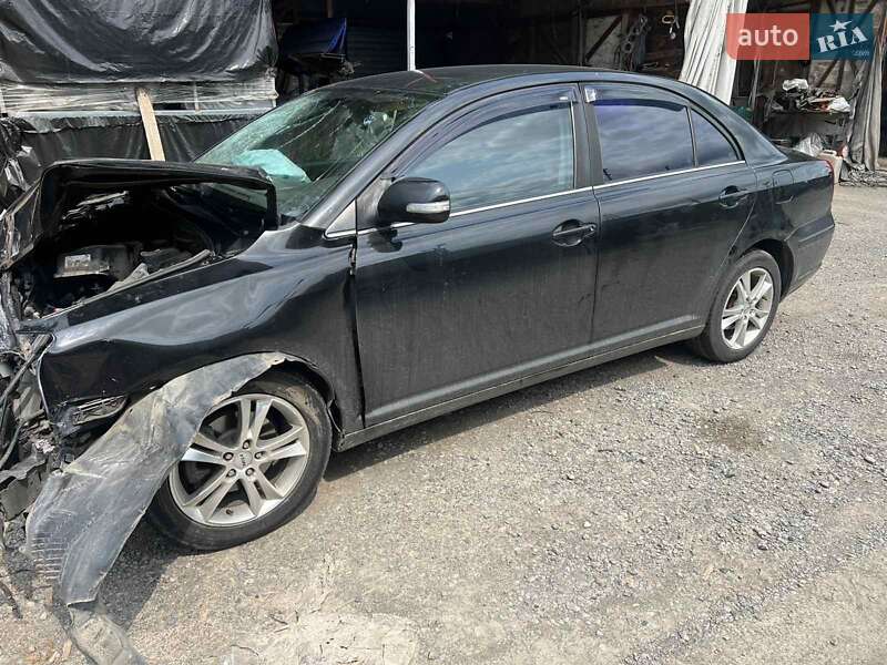 Седан Toyota Avensis 2007 в Черновцах
