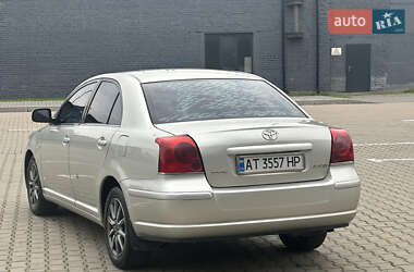 Седан Toyota Avensis 2005 в 