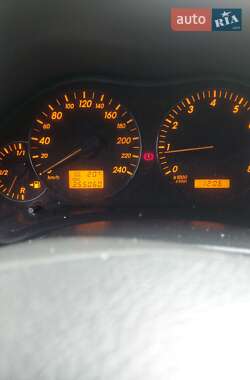 Седан Toyota Avensis 2003 в Львове
