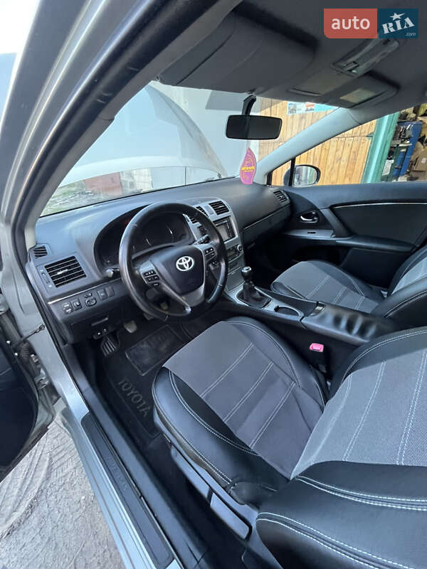 Универсал Toyota Avensis 2011 в Украинке фото 12 Универсал Toyota Avensis 2011 в Украинке