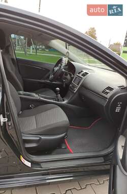 Универсал Toyota Avensis 2010 в 