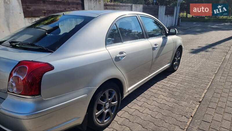 Седан Toyota Avensis 2007 в Львові