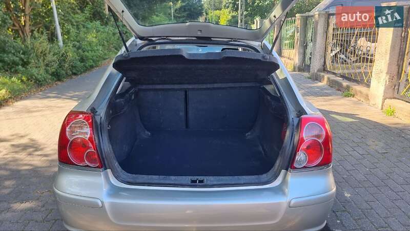 Седан Toyota Avensis 2007 в Львові