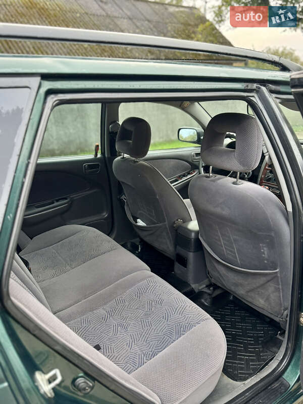 Универсал Toyota Avensis 2000 в Новоселице