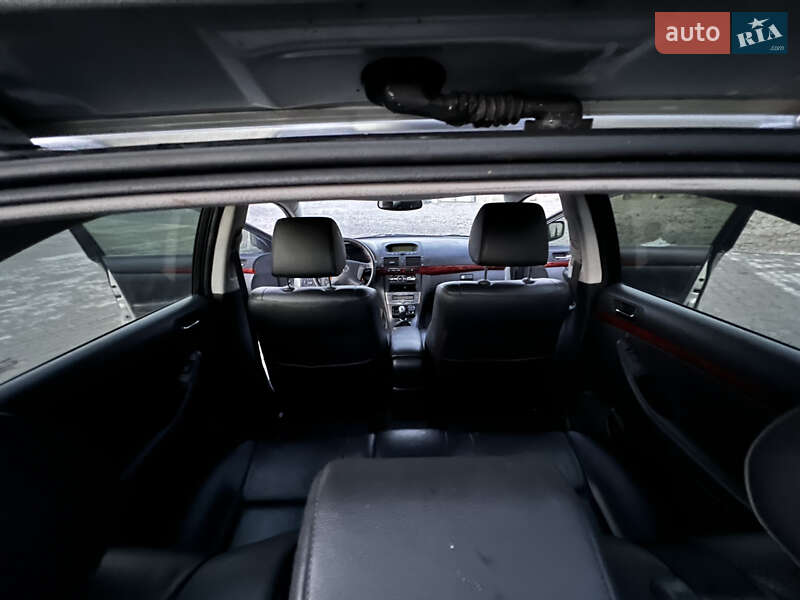 Лифтбек Toyota Avensis 2005 в Костополе