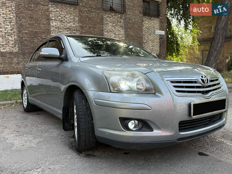 Седан Toyota Avensis 2007 в Запорожье