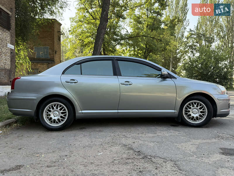 Седан Toyota Avensis 2007 в Запорожье