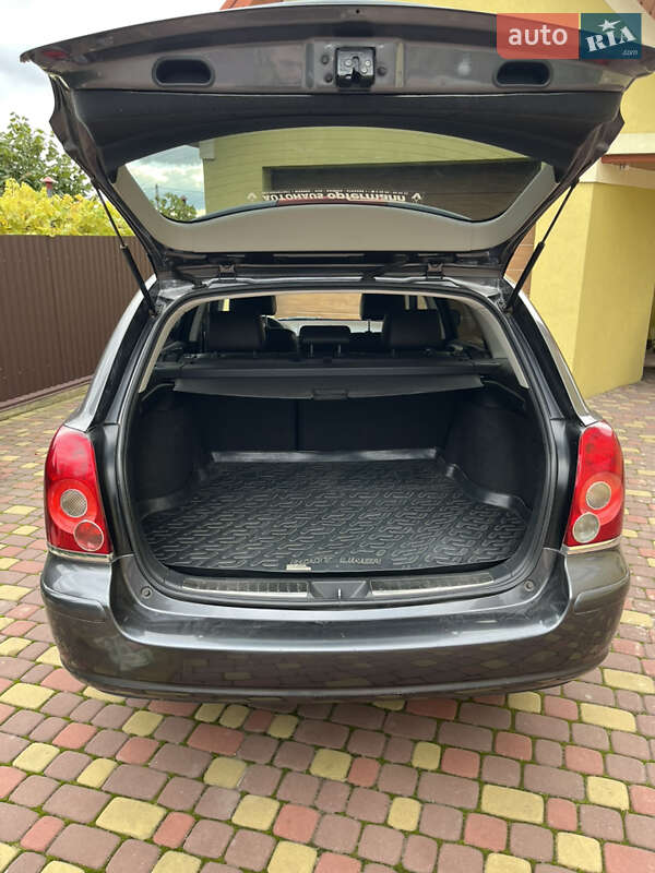 Универсал Toyota Avensis 2006 в Владимире