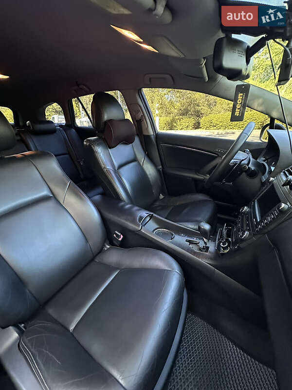 Універсал Toyota Avensis 2011 в Одесі