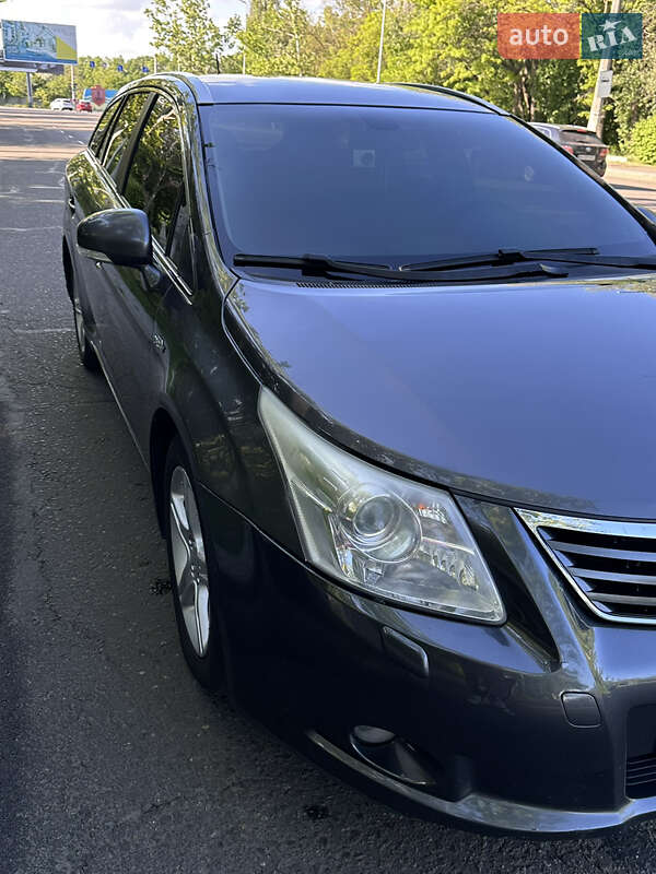 Універсал Toyota Avensis 2011 в Одесі