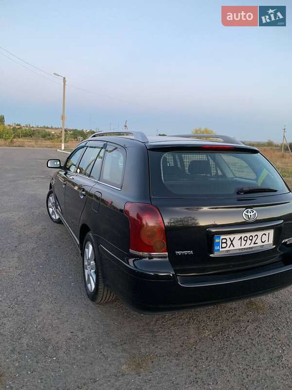 Універсал Toyota Avensis 2005 в Одесі