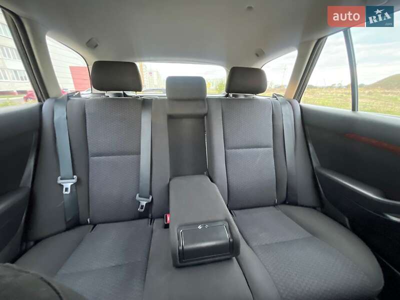 Универсал Toyota Avensis 2005 в Киеве фото 10 Универсал Toyota Avensis 2005 в Киеве