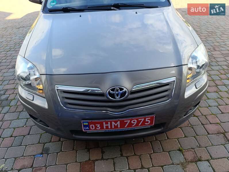 Универсал Toyota Avensis 2007 в Сарнах