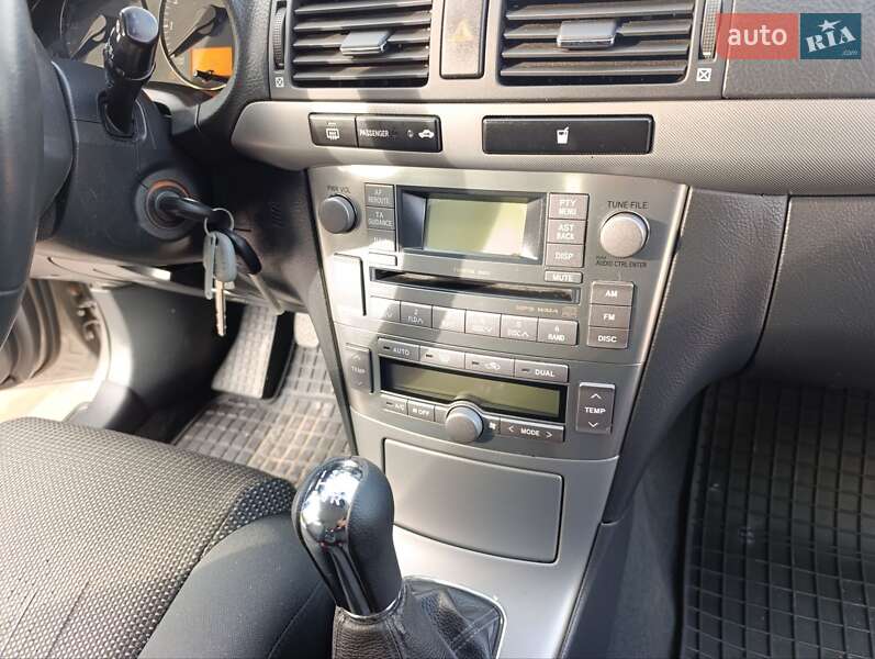 Универсал Toyota Avensis 2007 в Сарнах