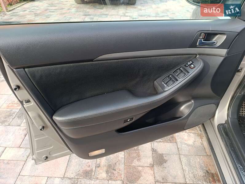 Универсал Toyota Avensis 2007 в Сарнах