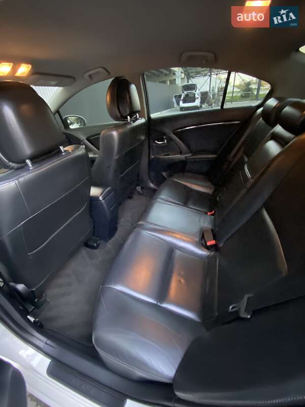 Седан Toyota Avensis 2011 в Киеве