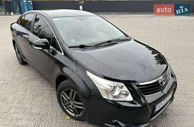Седан Toyota Avensis 2010 в Кропивницком