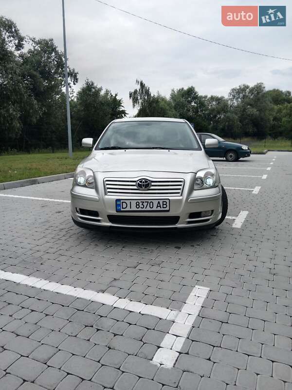 Седан Toyota Avensis 2003 в Львові