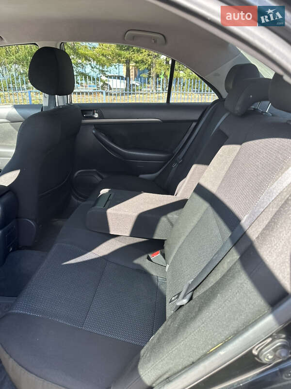 Седан Toyota Avensis 2007 в Одесі