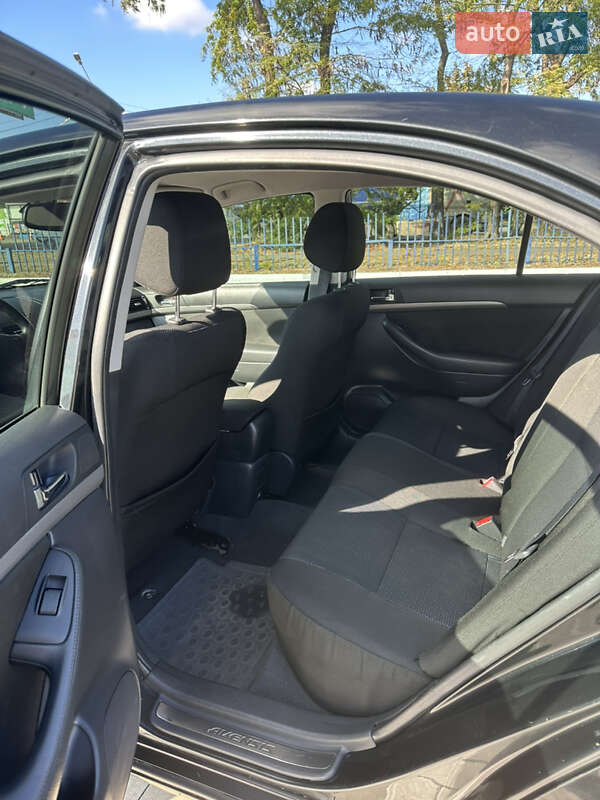 Седан Toyota Avensis 2007 в Одесі