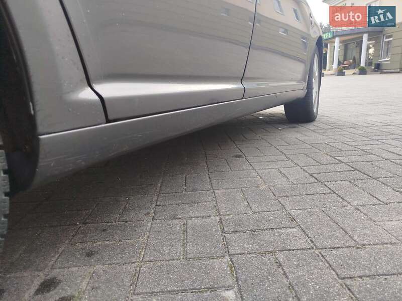 Универсал Toyota Avensis 2003 в Яворове фото 7 Универсал Toyota Avensis 2003 в Яворове