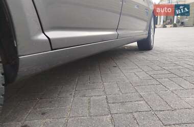 Универсал Toyota Avensis 2003 в  фото 7 Универсал Toyota Avensis 2003 в