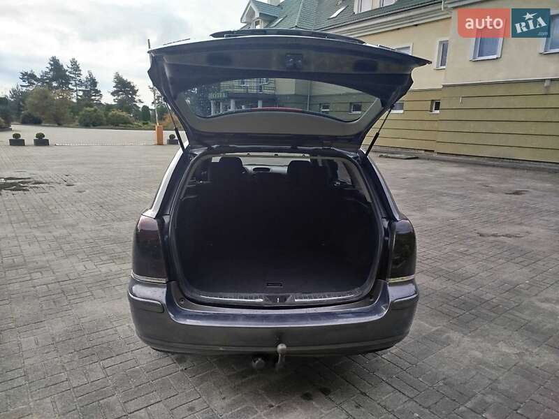 Универсал Toyota Avensis 2003 в Яворове фото 21 Универсал Toyota Avensis 2003 в Яворове