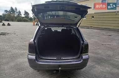 Универсал Toyota Avensis 2003 в  фото 21 Универсал Toyota Avensis 2003 в