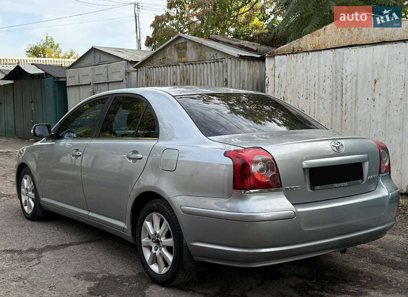 Седан Toyota Avensis 2008 в Одесі