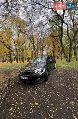 Лифтбек Toyota Avensis 2008 в Кропивницком
