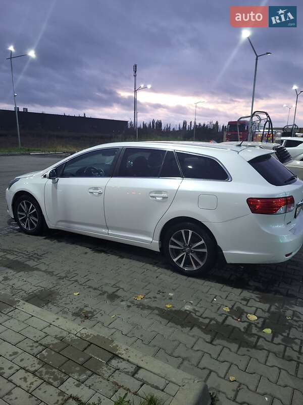 Универсал Toyota Avensis 2015 в Киеве фото 10 Универсал Toyota Avensis 2015 в Киеве