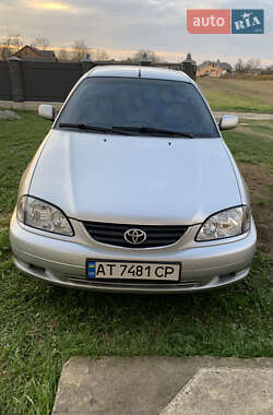 Седан Toyota Avensis 2002 в Надворной