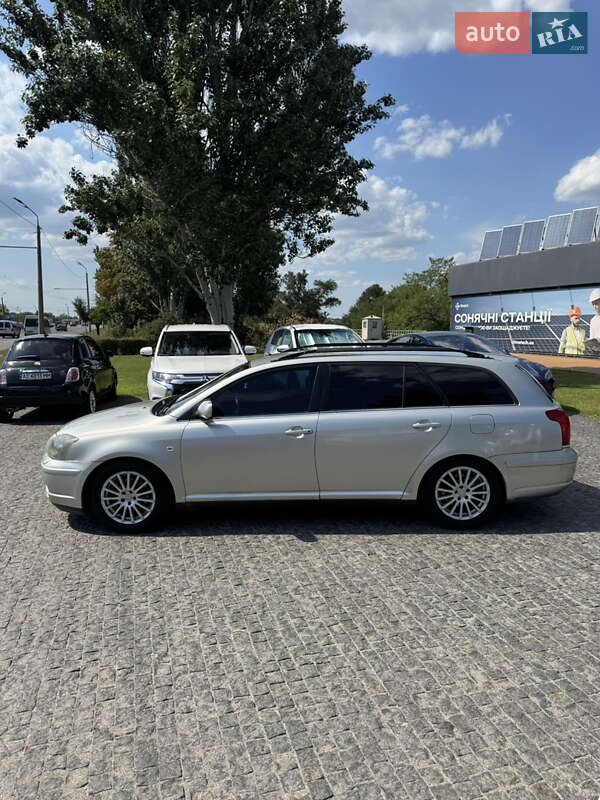 Універсал Toyota Avensis 2003 в Дніпрі